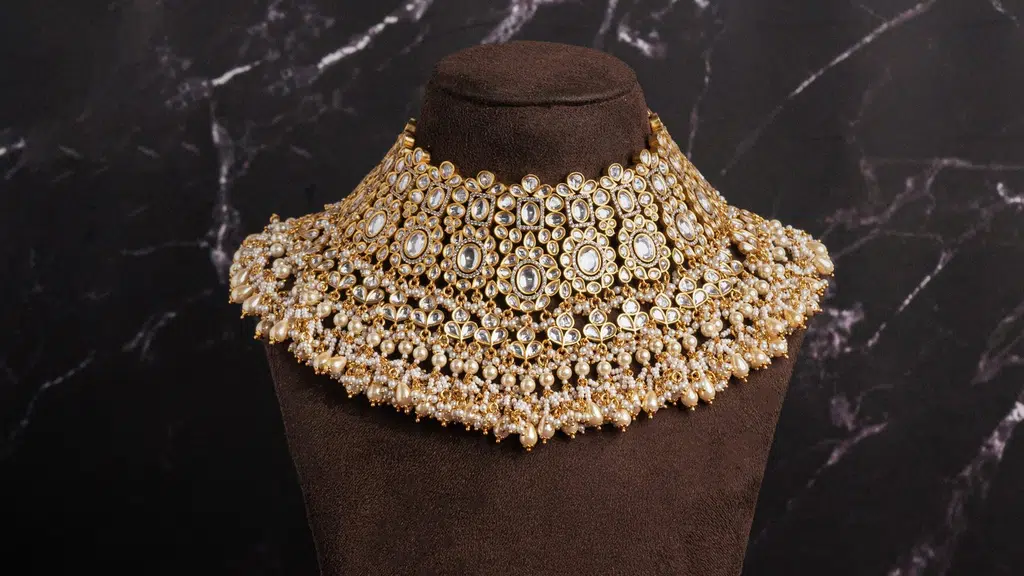 Paras Jewellers Since 1979