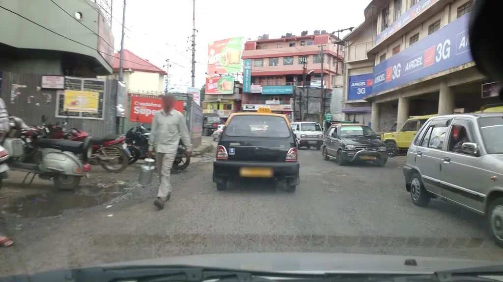 Axis Bank Iewduh Branch