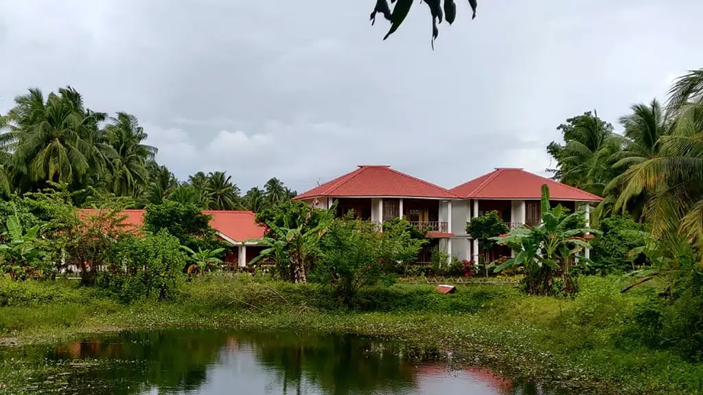 Hotel Exotica Squares