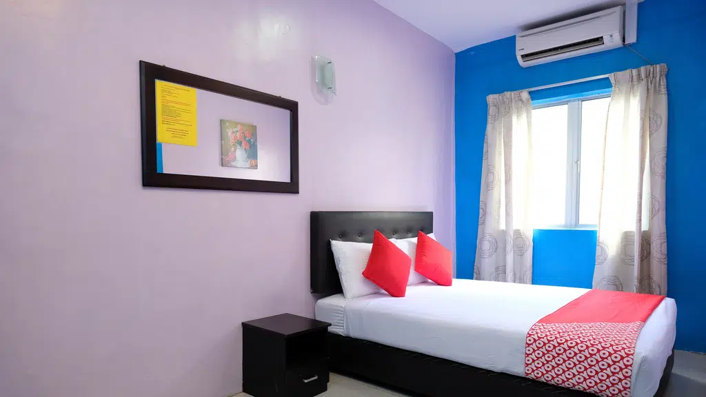 OYO 62315 Hotel Dev Palace
