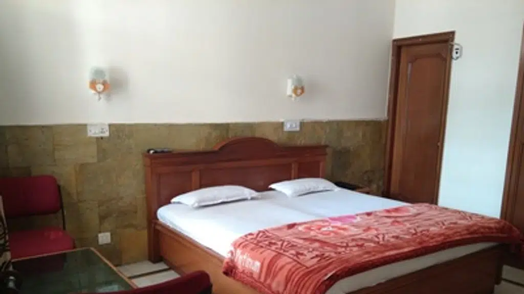 City Motel 16