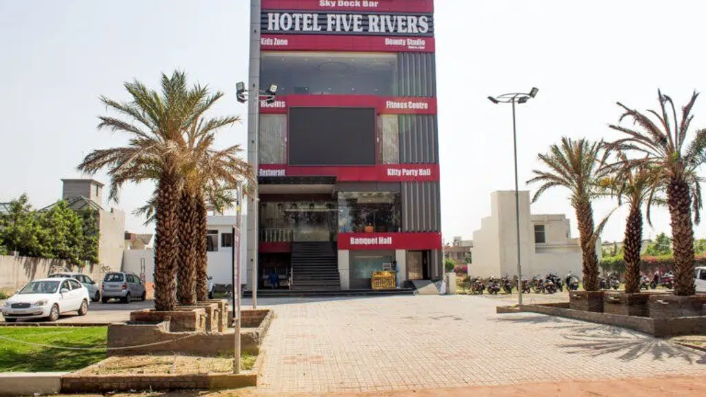 Hotel five rivers jagraon
