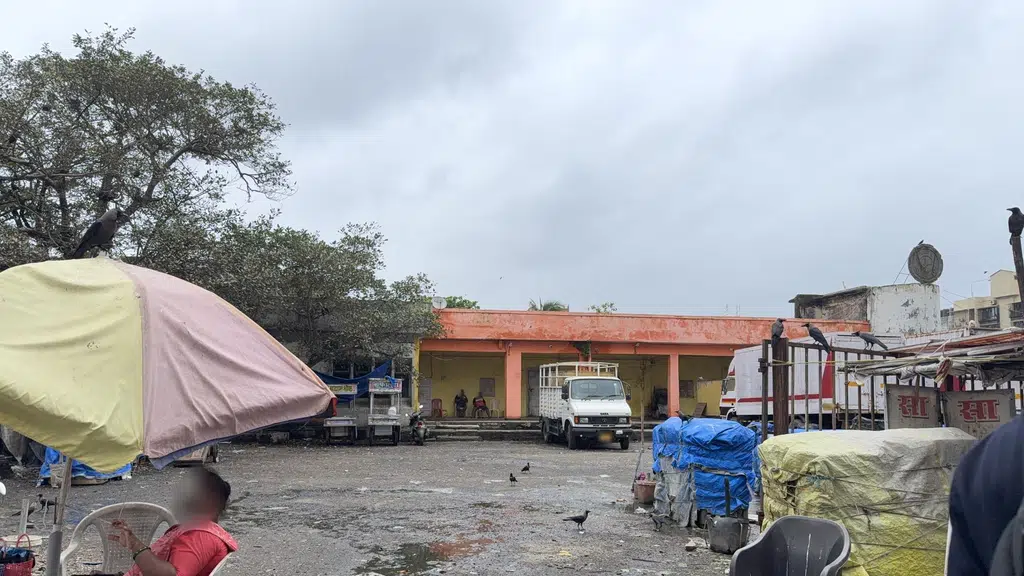 Vesave Yari Road Bus Station