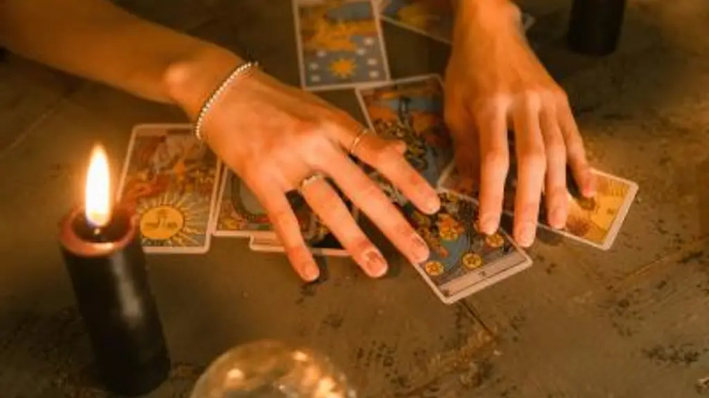 Nisha With Tarot