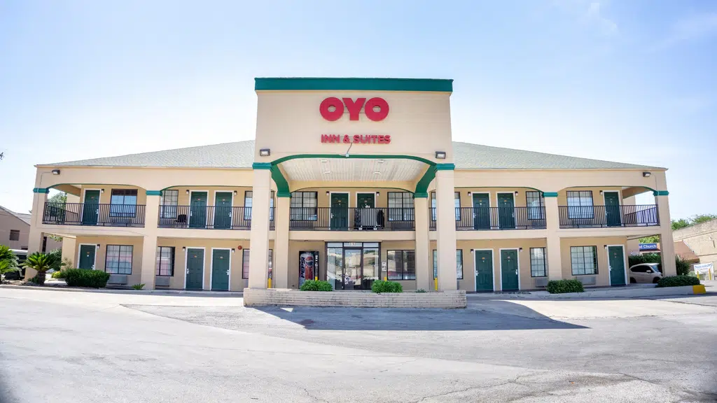 OYO 4125 Krishna Avtar Service Apartment Deluxe