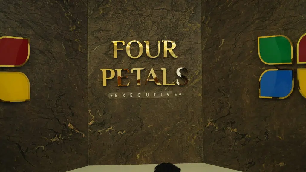 Hotel Four Petals Executive