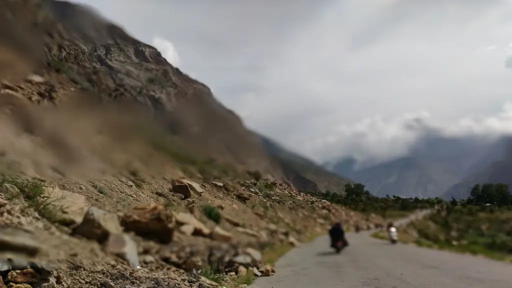 CAMP PARAMOUNT JOURNEYS-feel with the Mountains