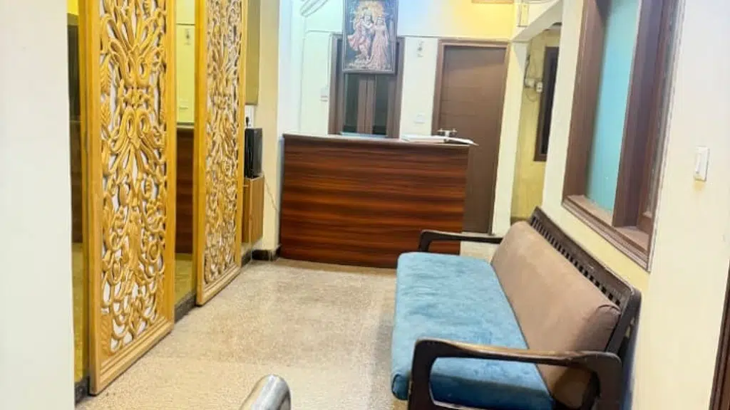 Hotel Golden Crown