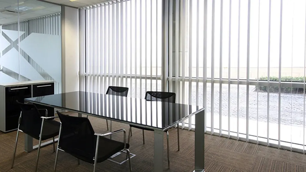 INSIDE STYLES : Curtains, Blinds, wallpapers, Floorings