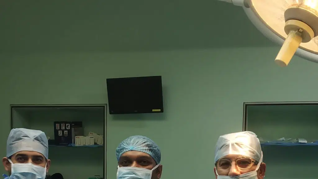 Dr. Prince Gupta orthopedic specialist, Orthopedic doctor in gururgam