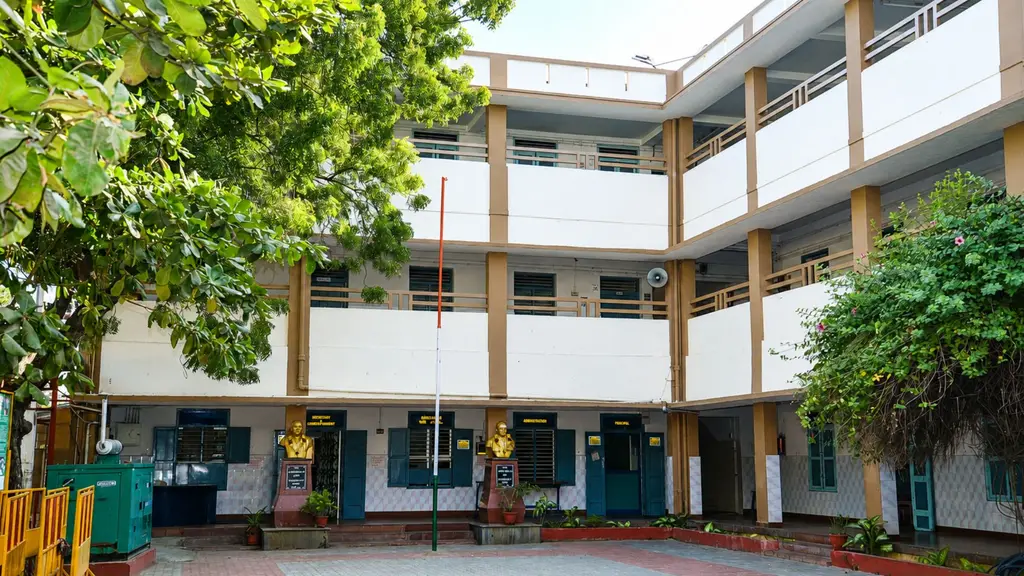 Sakthi Vinayakar Hindu Vidyalaya CBSE Senior Secondary School