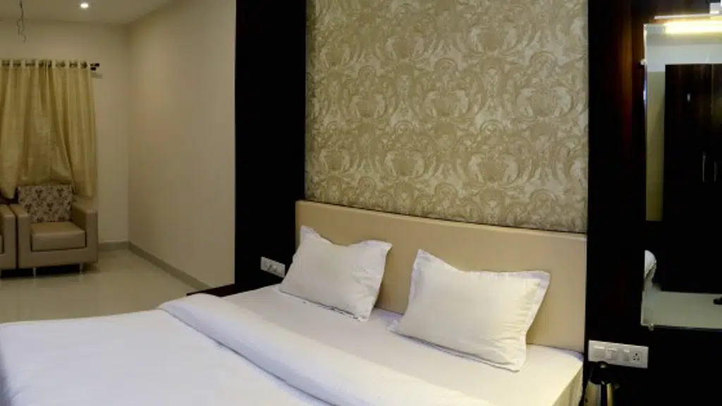 Hotel Kamad Giri