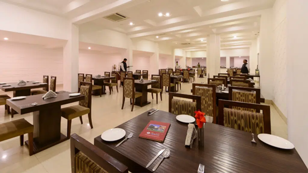 Hotel D Shanti Palace restaurant Rooms
