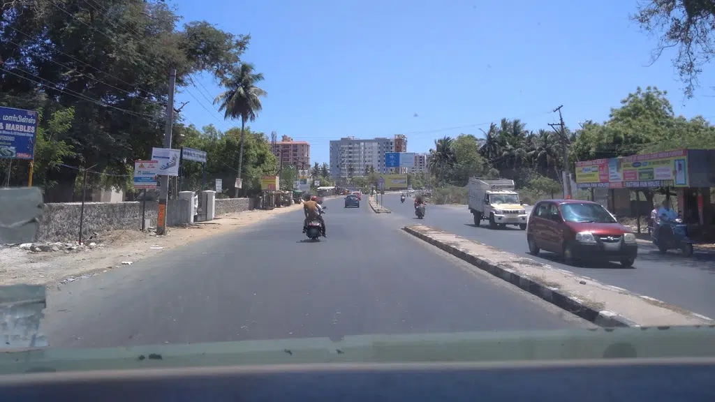 Sri Nallandavar Hotel