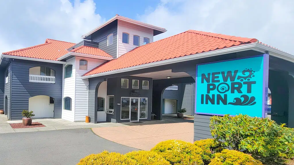 OYO 16958 Hotel Aviva Suites