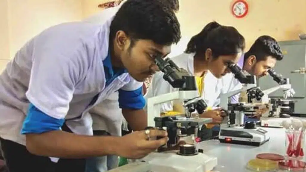 Damyanti DMLT Institute