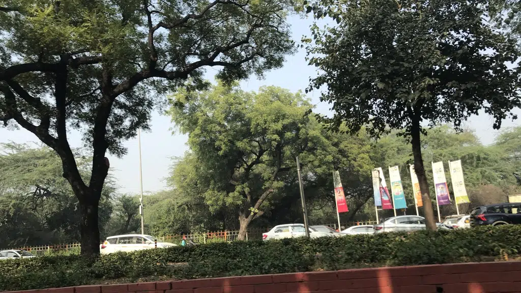 ITC Maurya, Golf Bar - Restaurants