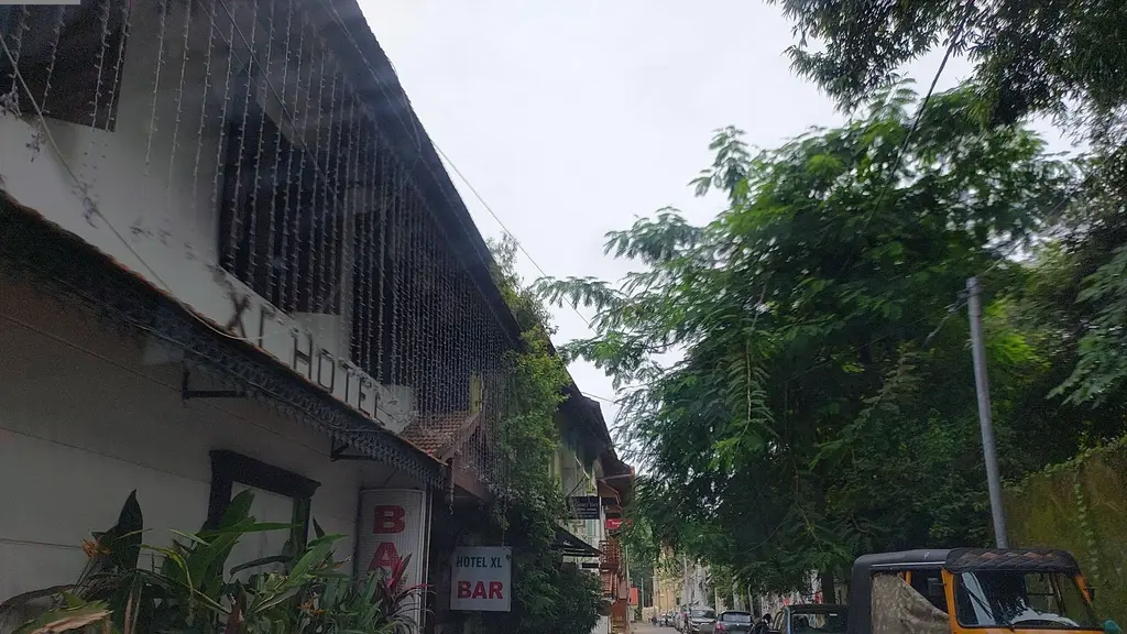 XL Bar And Restaurant
