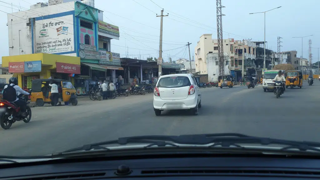 పెద్దఉమ్మెంతాల్ పాత ఆంజనేయస్వామి దేవాలయం