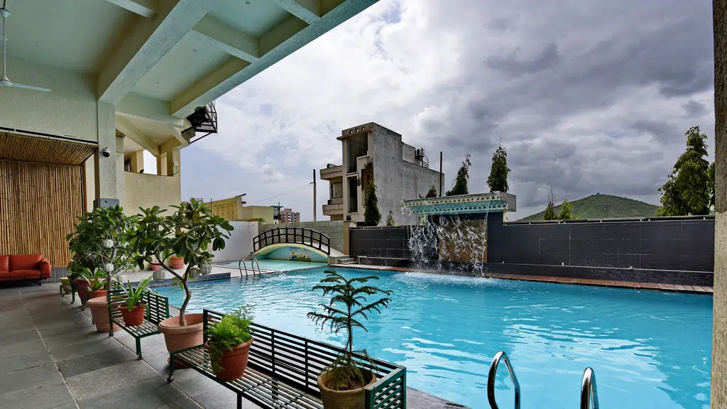 OYO Flagship Hotel Golden Inn