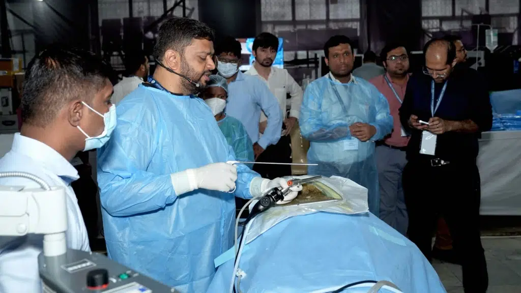 Dr Sumeet Pawar - Neurosurgeon and Spine Surgeon