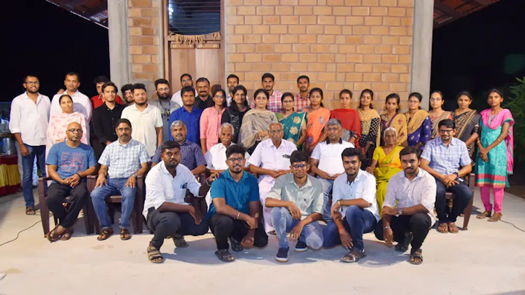 The Kanavu School of English