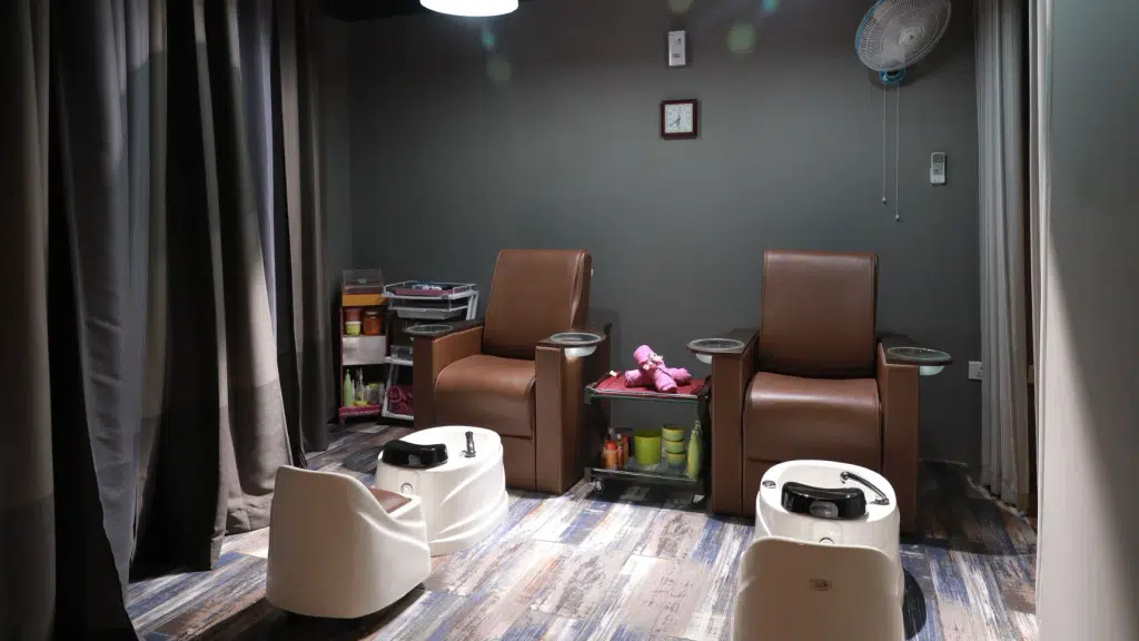 Le Beaute Beauty Salon Adoor