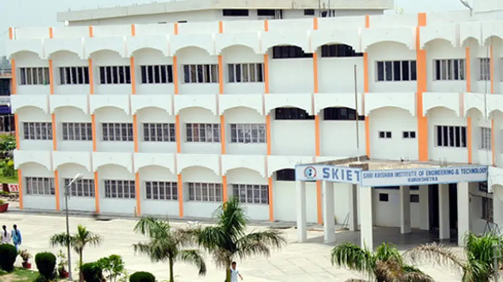 Skiet College