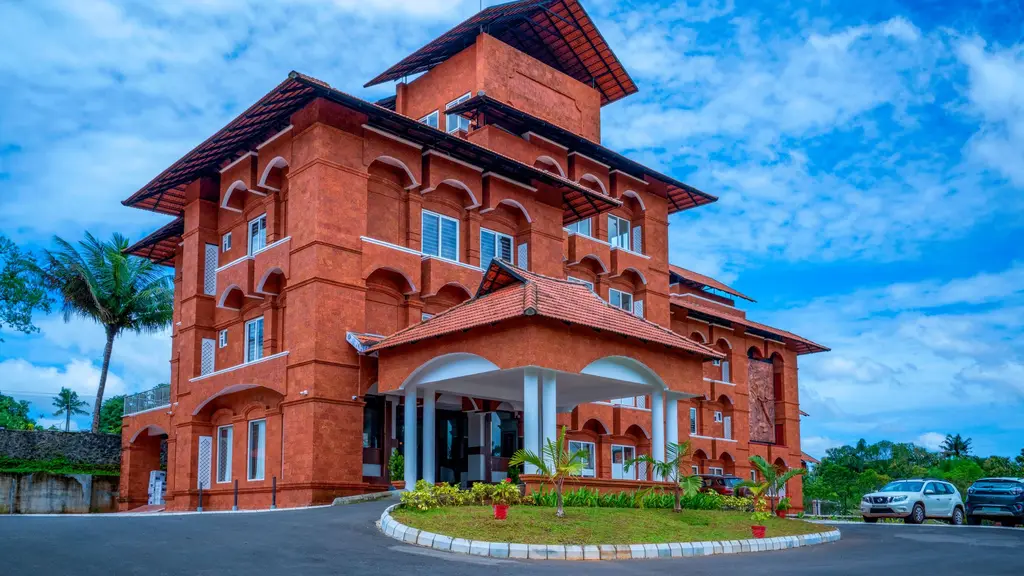 Kumbanad Heritage Hotel