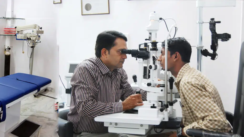 First Eye Care/ Best Eye specialist in Rohini/ Lasik surgeon/ Cataract surgeon