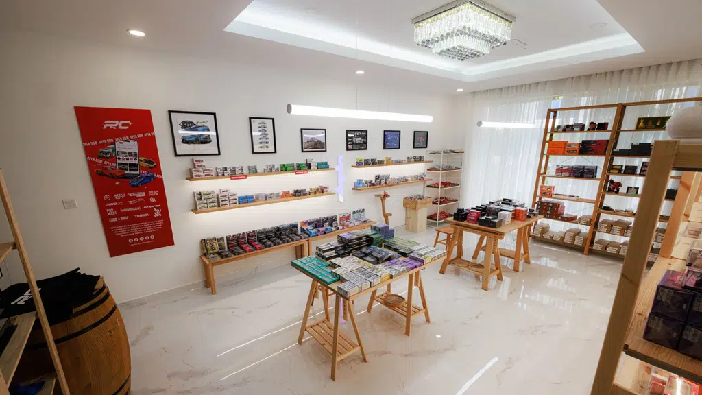 Axis Display Shop Fittings