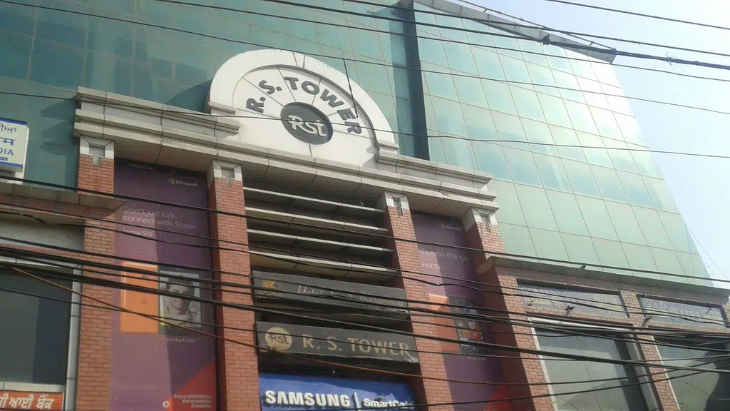 Shoe Hut