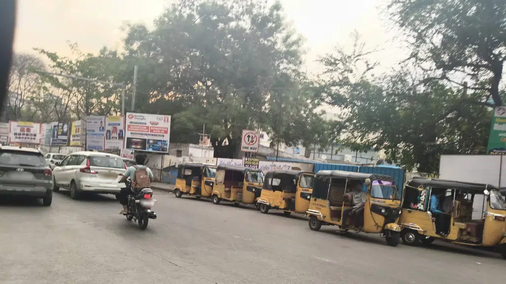 ZO Rooms Ameerpet Satyam