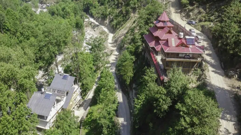 Tirthan Village Resort