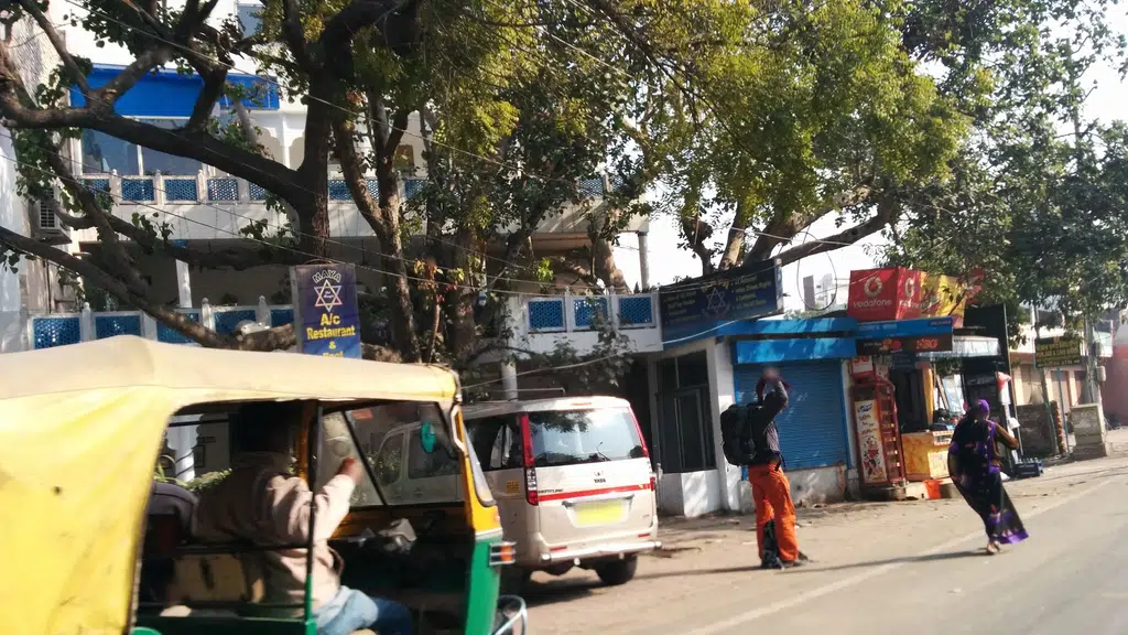Dilli Wala Fast Food & Restaurant
