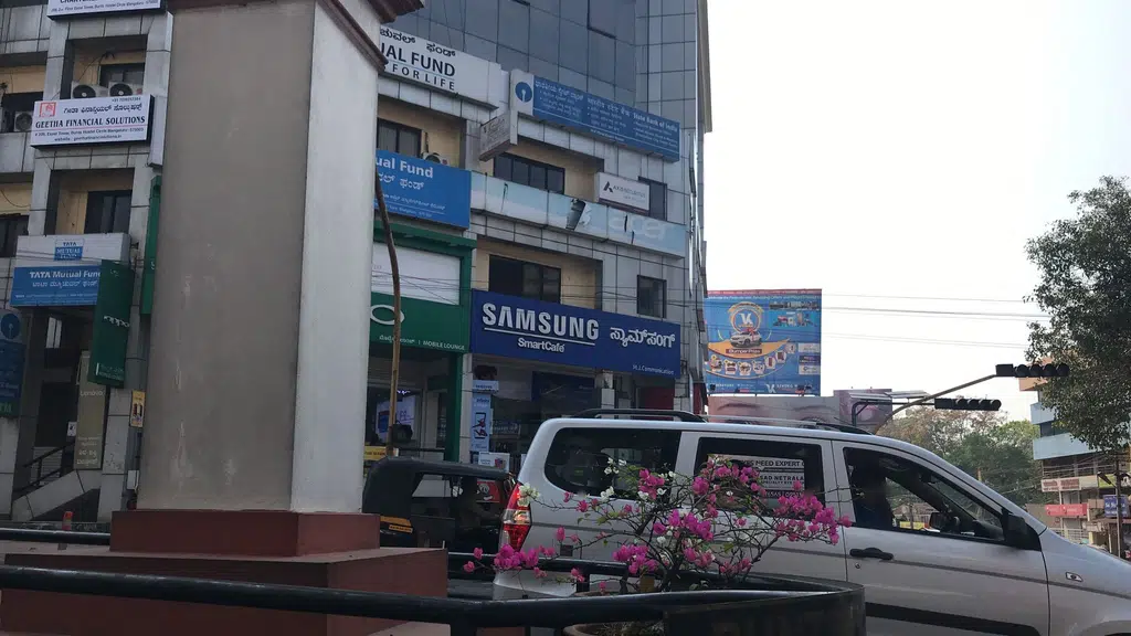 Abhiman Deluxe Veg Restaurant