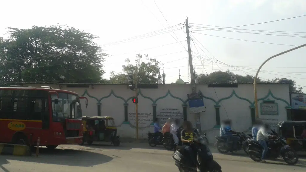 VRL Bus Raichur