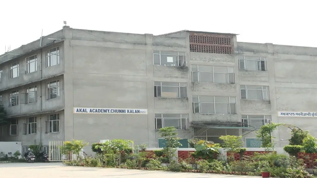 Akal Academy Chunni kalan