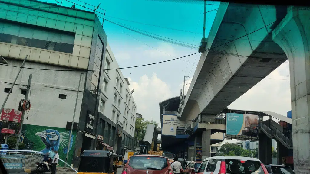 Dwarka Hotel, Lakdi Ka Pul