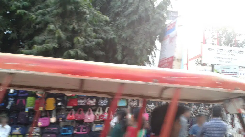 Goli Vada Pav At Club Chowk Ranchi.
