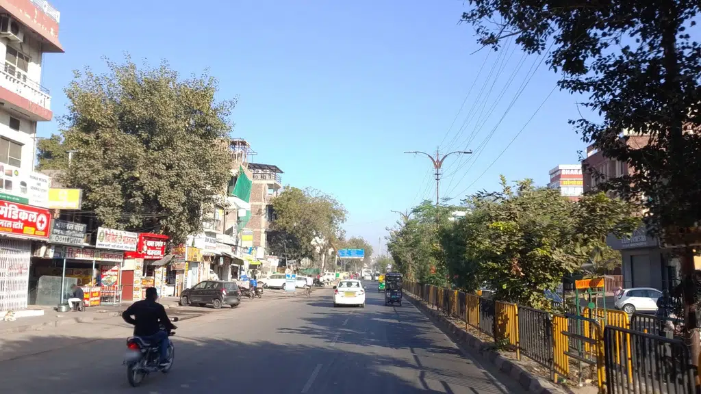 B Modern Departmental Store