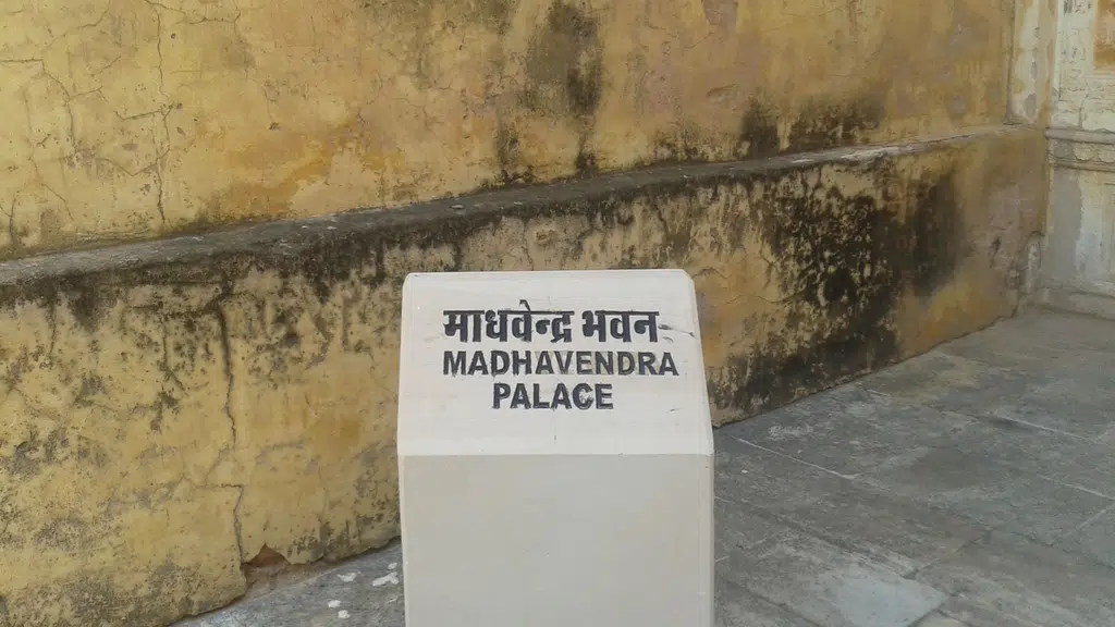 most haunted plaCE iN india..BHANGARH fORT..!!!