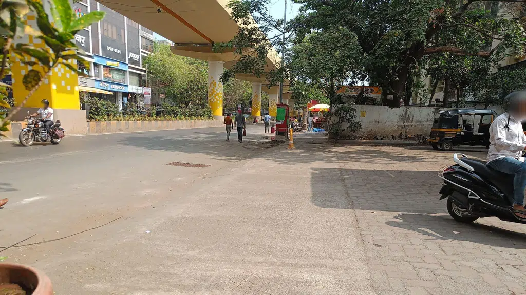 HDFC Securities - Santacruz West - S.V. Road.