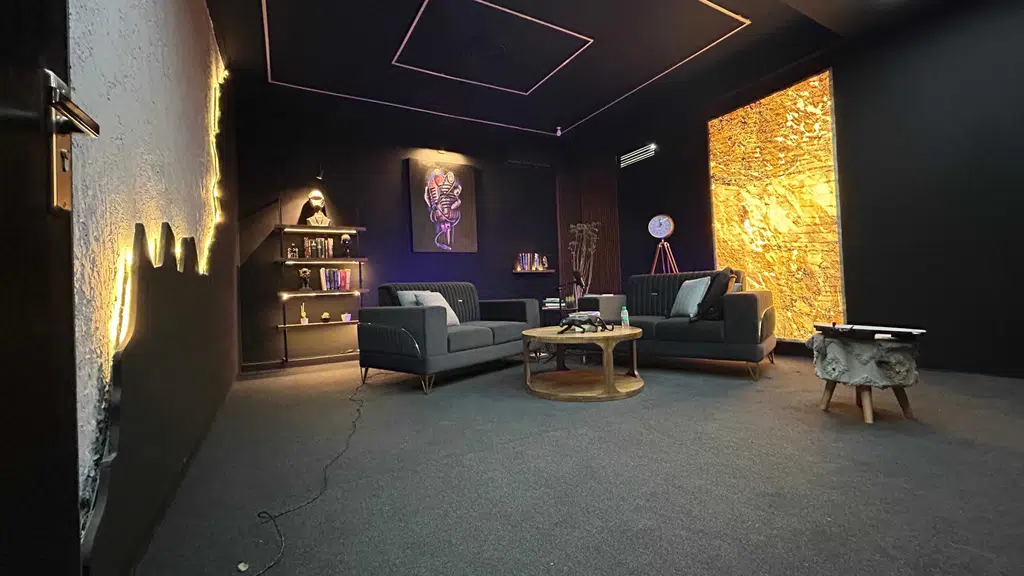 Hogwarts Studios Gurugram - Delhi NCR's Top Studio For Reels, Music, Podcast & Product Shoots