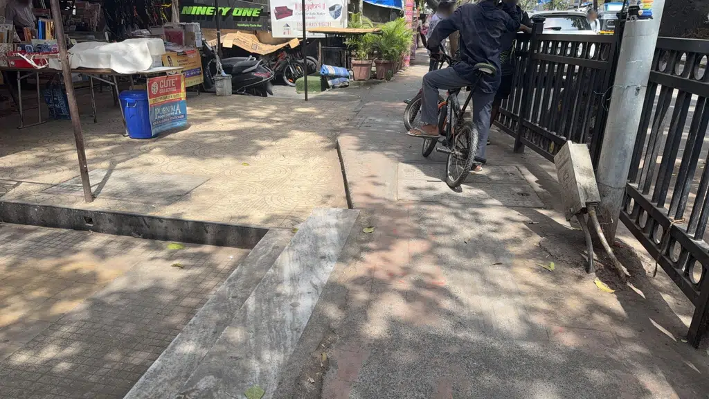 Treebo Trend Freedom Star, Vile Parle