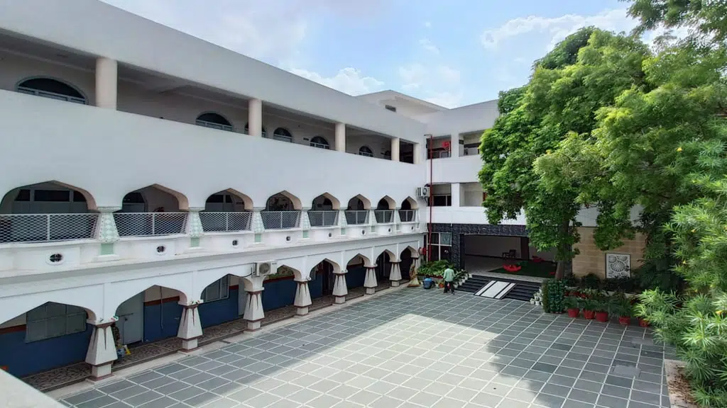 S.M. Public School