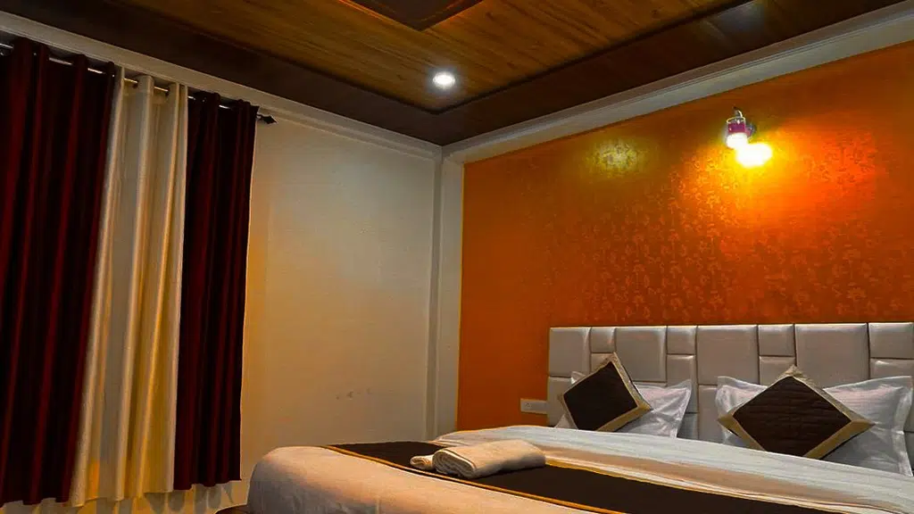STH Hotels & Flights Booking