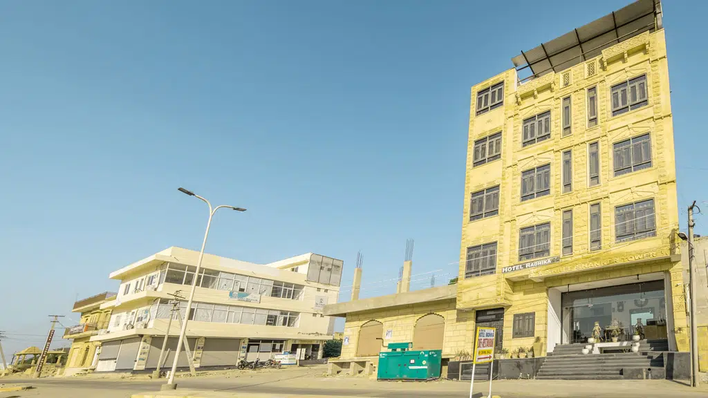 Hotel Radhika