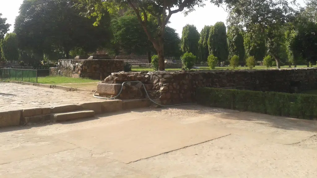 Qutub Minar | क़ुतुब मीनार