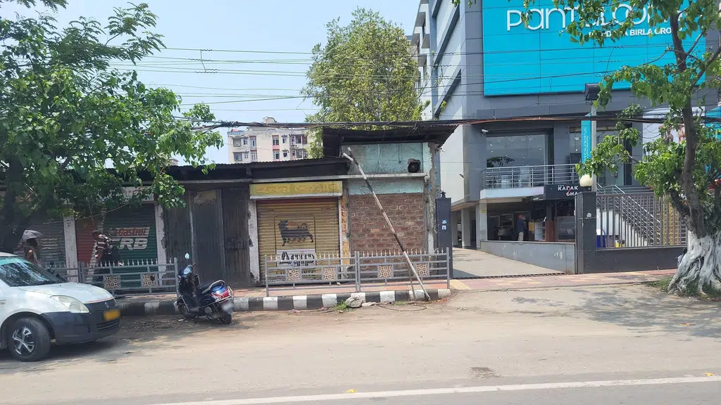 Adabari Tiniali Bus Stop